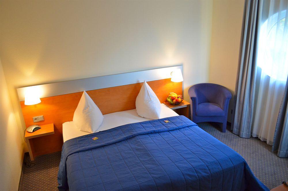 Senator Hotel Frankfurt am Main Exteriör bild
