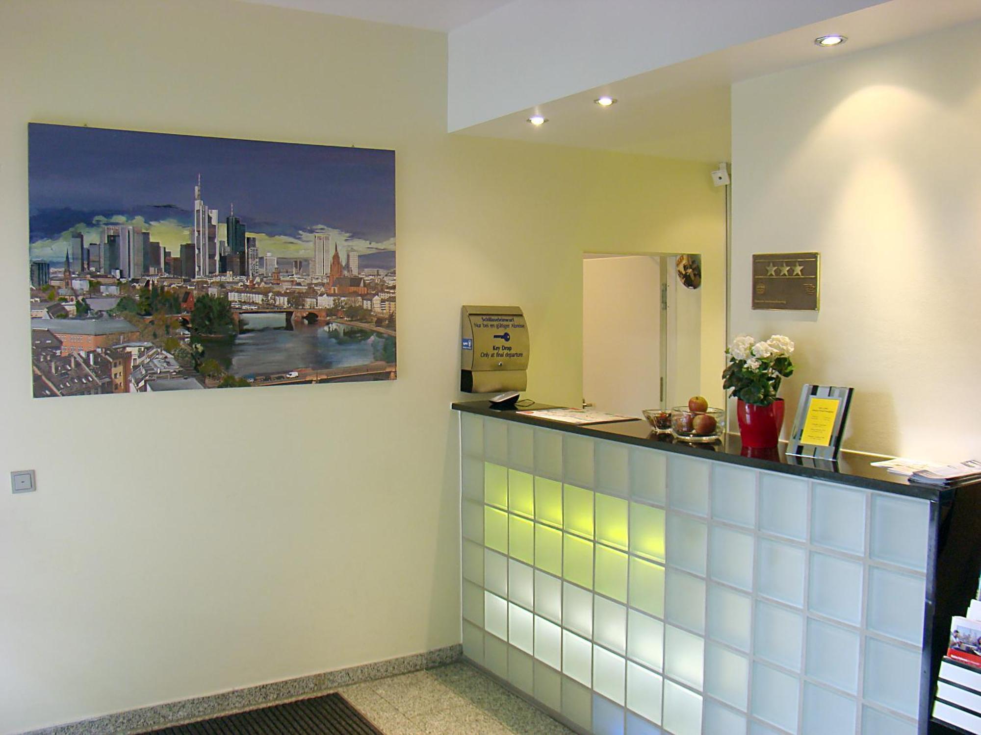 Senator Hotel Frankfurt am Main Exteriör bild